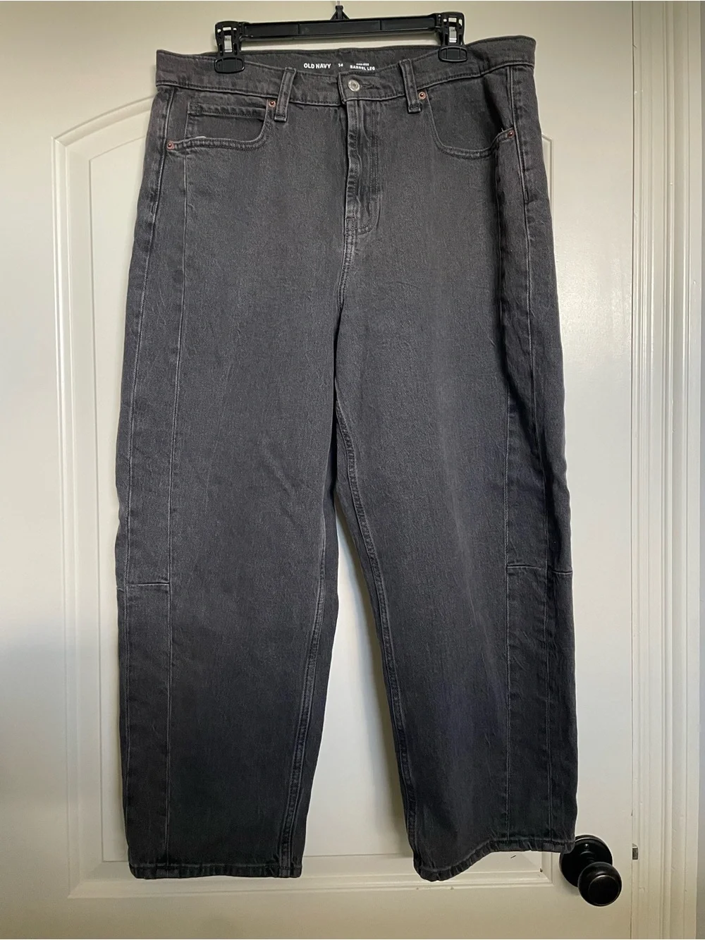 Old Navy Women’s SZ 14 High Waisted Barrel Leg Jeans in Black